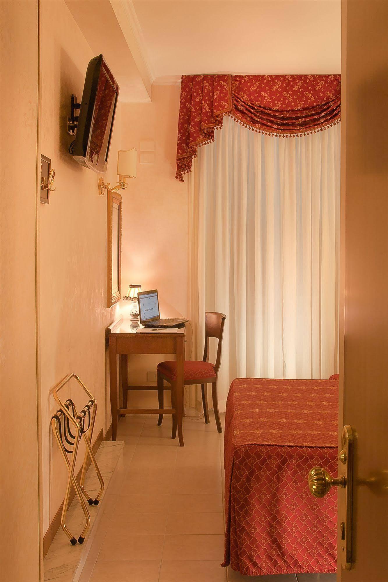 Hotel Silla Roma Esterno foto