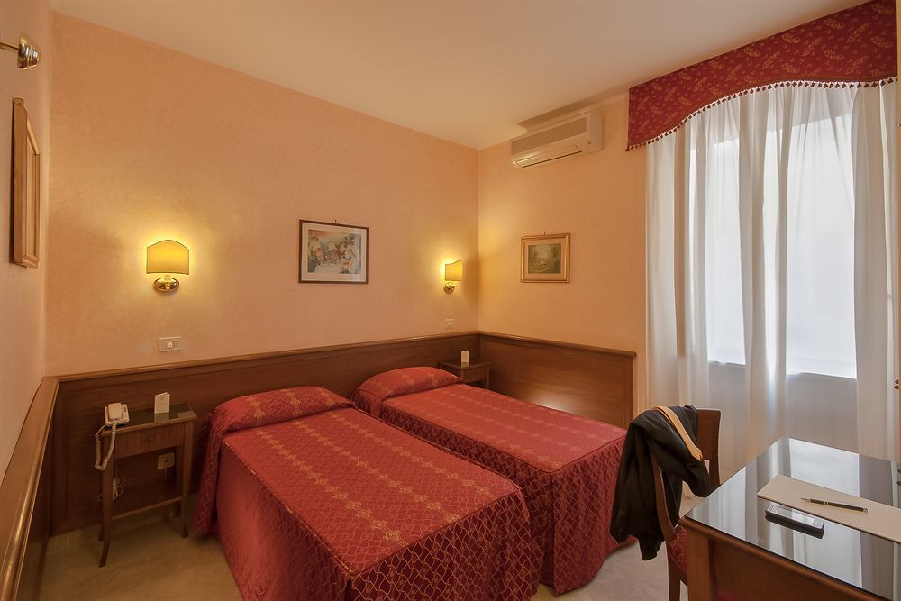 Hotel Silla Roma Esterno foto